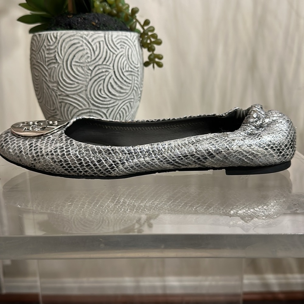Tory Burch Reva Silver Embossed Python Ballet Fla… - image 4
